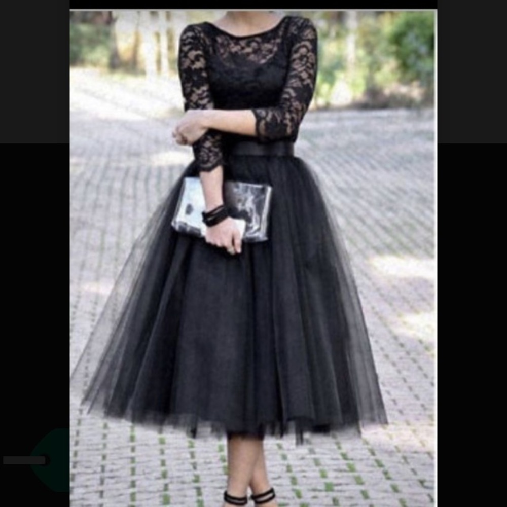 Black bridesmaids dress with tulle and satin.